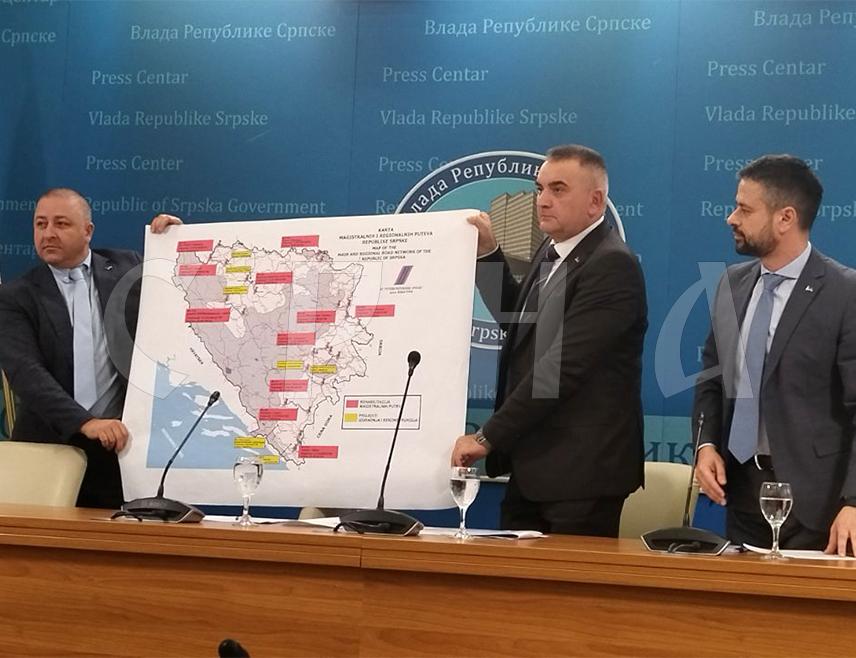 БАЊАЛУКА, 19. НОВЕМБРА /СРНА/ - Предсједник Владе Републике Српске Саво Минић изјавио је да ће Српска наредне године бити велико градилиште када је ријеч о путној инфраструктури, те навео да ће пројекат финансиран из задужења код Свјетске банке обухватати више од 300 километара магистралних и регионалних путева.