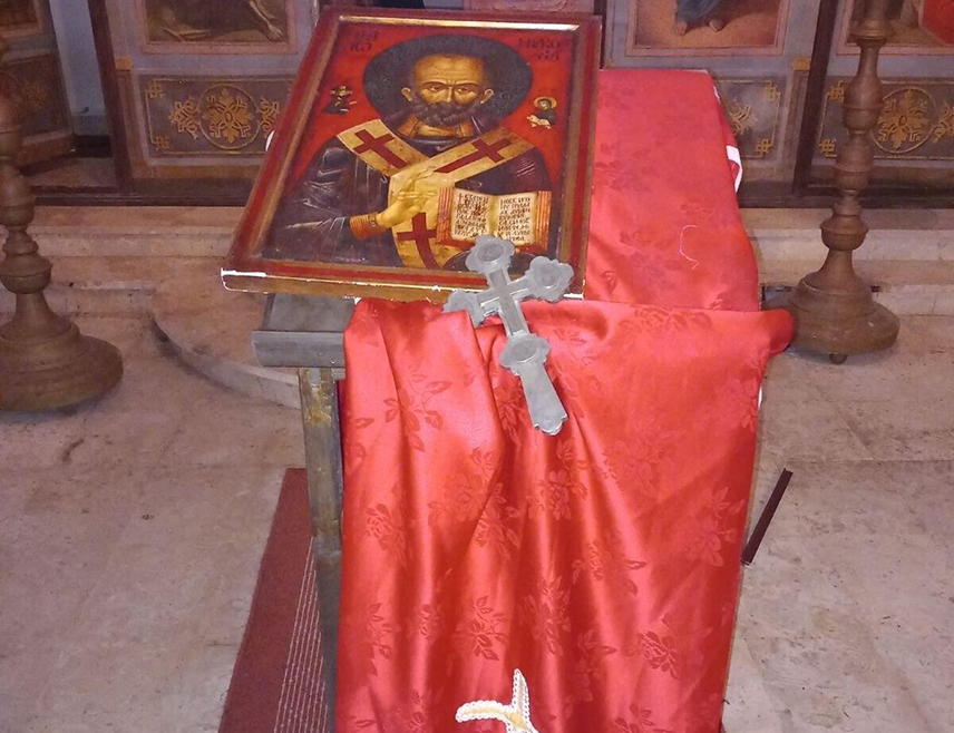 ПОДГОРИЦА, 19. НОВЕМБРА /СРНА/ - Православни храм Светог Николаја под Бијелом гором у Улцињу обијен је и оскрнављен, саопштила је Црквена општина Улцињ.