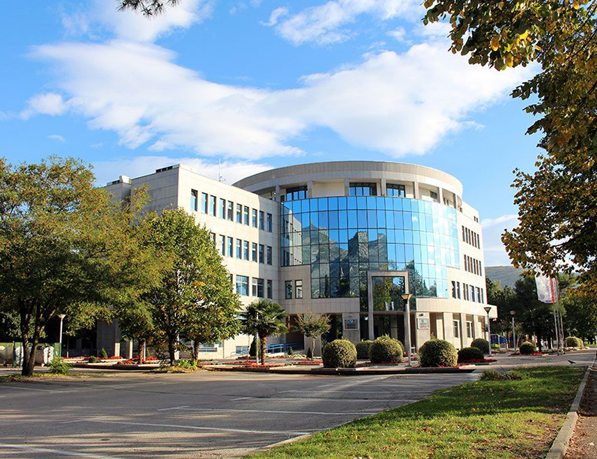 ТРЕБИЊЕ, 20. НОВЕМБРА /СРНА/ - Мјешовити холдинг "Електропривреда Републике Српске", Матично предузеће Tребиње, данас је уплатом преосталих 4.000.000 КМ завршила обавезе у вези са исплатом регреса за све раднике система, речено је Срни у "Електропривреди Српске".