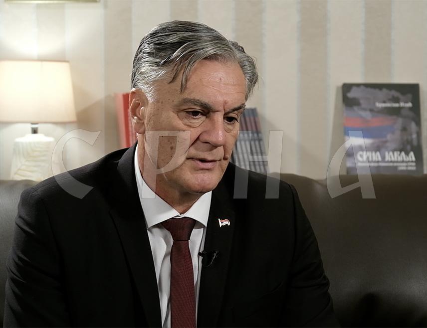 БАЊАЛУКА, 21. НОВЕМБРА /СРНА/ - Кандидат СНСД-а за предсједника Републике Српске Синиша Каран рекао је Срни да је његов циљ мир, стабилизација и просперитет Српске наводећи да предстојећи избори представљају још један референдум и да очекује јединство српског народа по том питању.