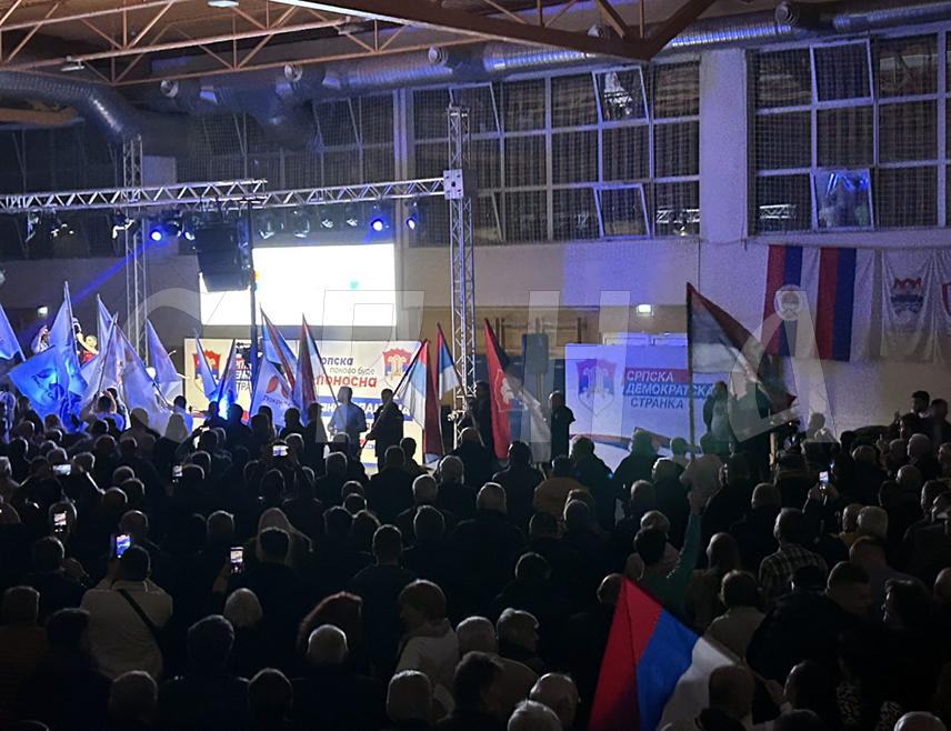 БАЊАЛУКА, 20. НОВЕМБРА /СРНА/ - Кандидат СДС-а на изборима за предсједника Републике Српске Бранко Блануша рекао је да је вријеме да Српска крене у другом смјеру и омогући већу равноправност свим грађанима.