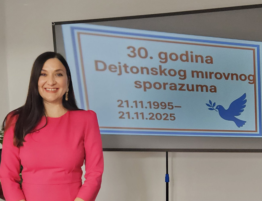 ШТУТГАРТ, 21. НОВЕМБРА /СРНА/ - У Генералном конзулату БиХ у Штутгарту је уз пригодан програм први пут обиљежен 21. новембар - дан када је закључен Оквирни споразум за мир у БиХ.