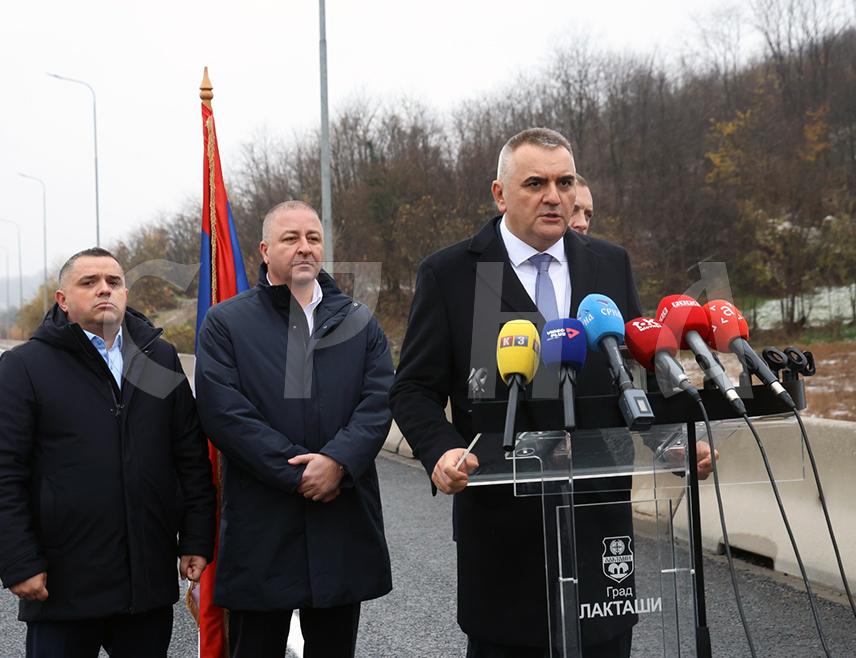 БАЊАЛУКА, 21. НОВЕМБРА /СРНА/ - Предсједник Владе Републике Српске Саво Минић поручио је да ће Српска у наредној години бити велико градилиште када је ријеч о путној инфраструктури.