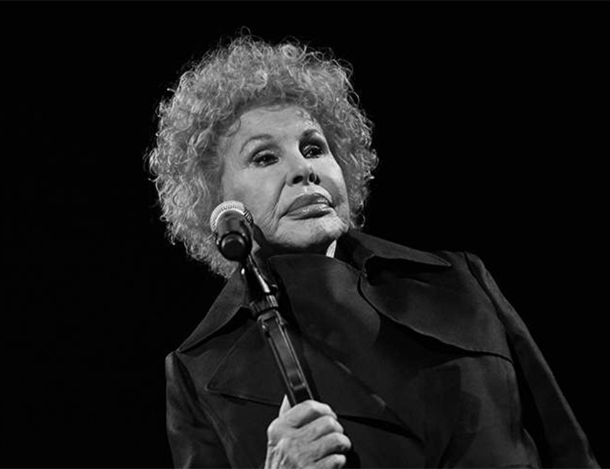 РИМ, 22. НОВЕМБРА /СРНА/ - Италијанска пјевачица Орнела Ванони позната по хиту "Л’апунтаменто" из филма "Океанових дванаест" /Ocean’s Twelve/, преминула је у 91. години, пренели су данас медији у Италији.