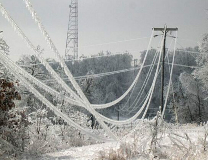 ДОБОЈ, 22. НОВЕМБРА /СРНА/ - На Озрену је дрво пало на ужад 10-киловолтног далековода у Брезицима, а радници "Електро-Добоја" раде на отклањању квара, речено је Срни у овом предузећу.
