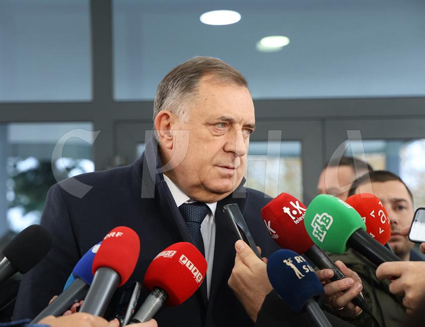 ЛАКТАШИ, 23. НОВЕМБРА /СРНА/ - Предсједник СНСД-а Милорад Додик најавио је да су у Републици Српској у идућој години планиране инвестиције у износу од четири милиона КМ.