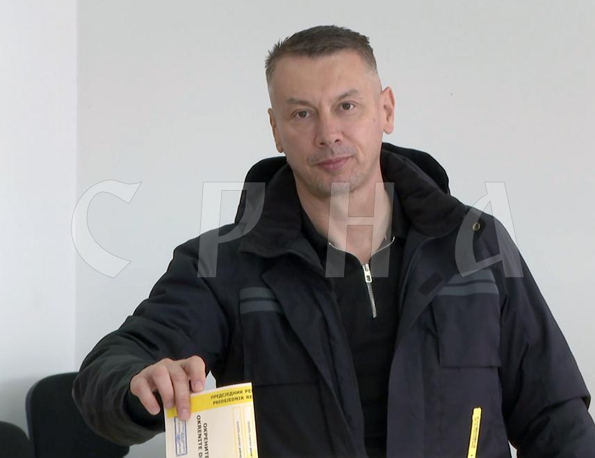 ИСТОЧНО САРАЈЕВО, 23. НОВЕМБРА /СРНА/ - Предсједник ДНС-а Ненад Нешић изјавио је да очекује да Република Српска на пријевременим изборима за предсједника потврди своју стабилност.