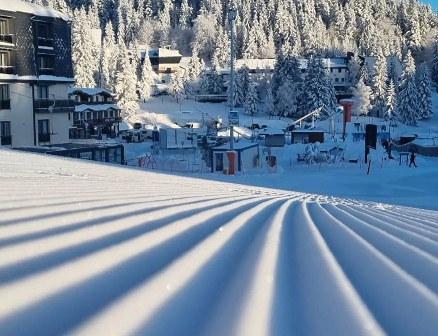 БАЊАЛУКА, 23. НОВЕМБРА /СРНА/ - Републику Српску, према информацијама са терена, очекује успјешна зимска туристичка сезона, која ће по резултатима надмашити претходне, рекла је Срни портпарол Туристичке организације Републике Српске /ТОРС/ Санела Шимун.