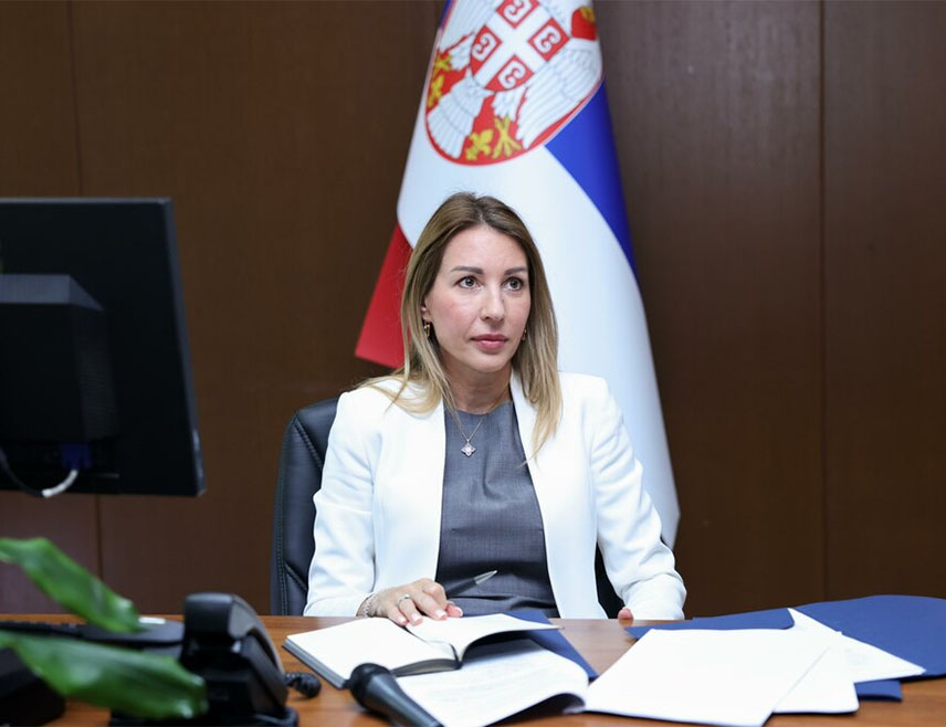 БЕОГРАД, 23. НОВЕМБРА /СРНА/ - Министар рударства и енергетике Србије Дубравка Ђедовић Хандановић изјавила је да се сутра или прекосутра очекује одговор САД у вези са радом Нафтне идустрије Србије /НИС/.