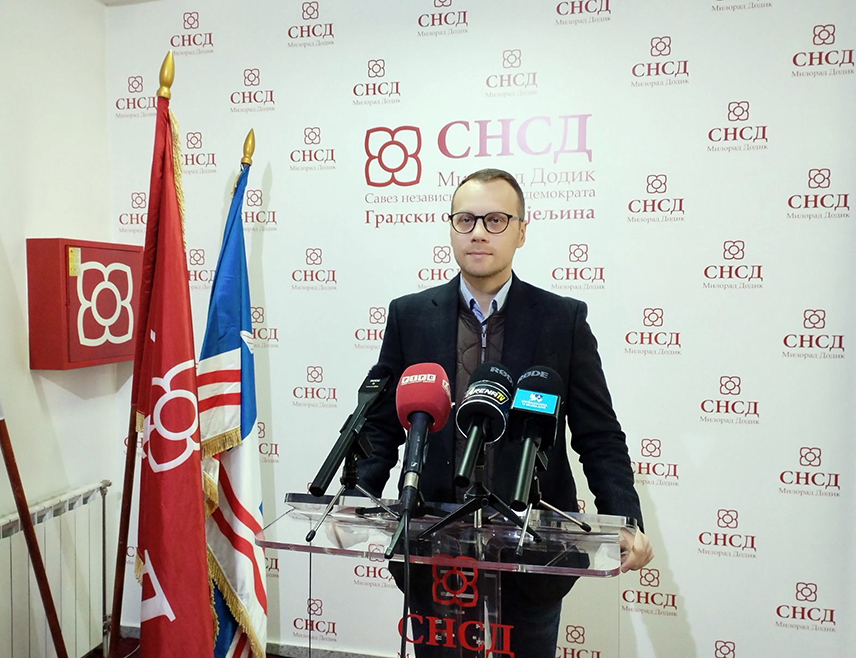 БИЈЕЉИНА, 23. НОВЕМБРА /СРНА/ - Политика Милорада Додика донијела је побједу и одбранила Републику Српску и њене институције, јер извјесно је да је предсједнички кандидат СНСД Синиша Каран добио највећу подршку грађана Српске, изјавио је вечерас предсједник Градског одбора СНСД Бијељина Бојан Савић.