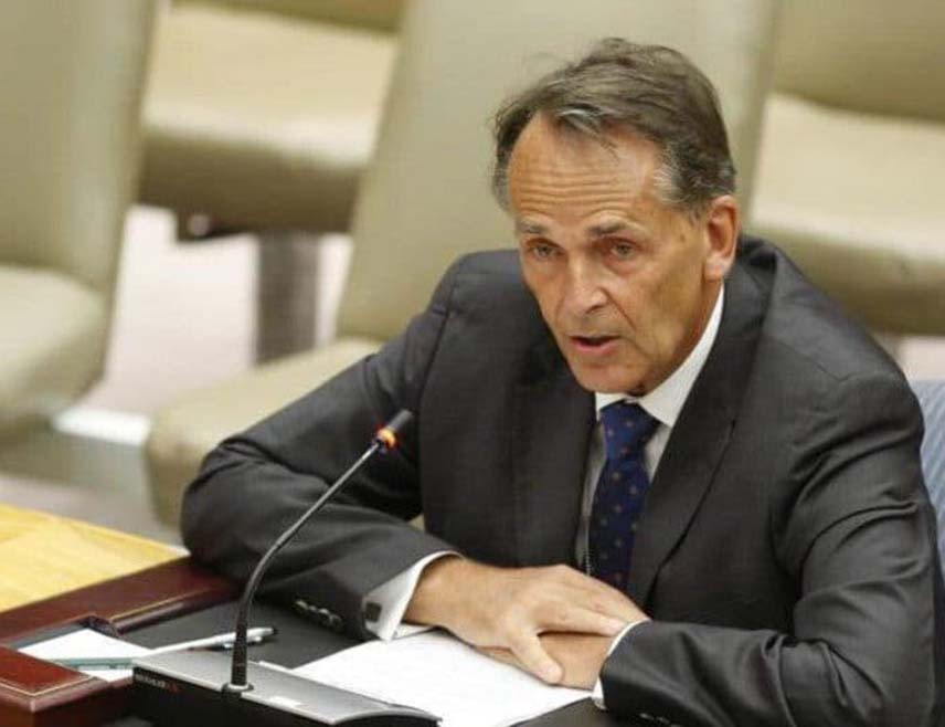 БЕРЛИН, 25. НОВЕМБРА /СРНА/ - План за проналашење рјешења за сукоб у Украјини који су предложиле САД могао би да сигнализира побједу Русије, истакао је њемачки члан Европског парламента Михаел фон дер Шуленбург.