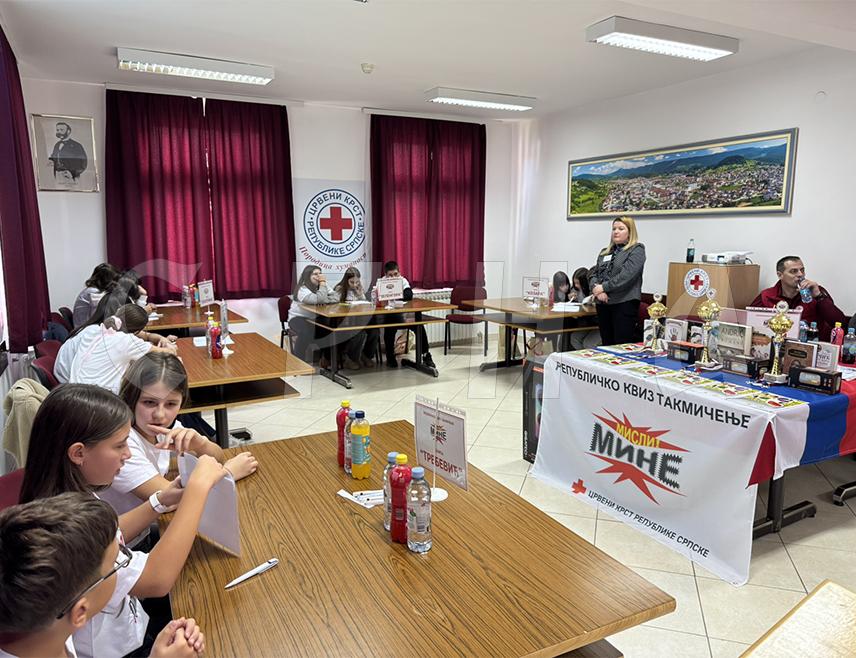 ПАЛЕ, 26. НОВЕМБРА /СРНА/ - Црвени крст Републике Српске организује данас на Палама републичко такмичење "Мисли мине" на ком учествују ђаци из девет основних школа, а чији је циљ упозорити младе људе на опасности код мина у БиХ.