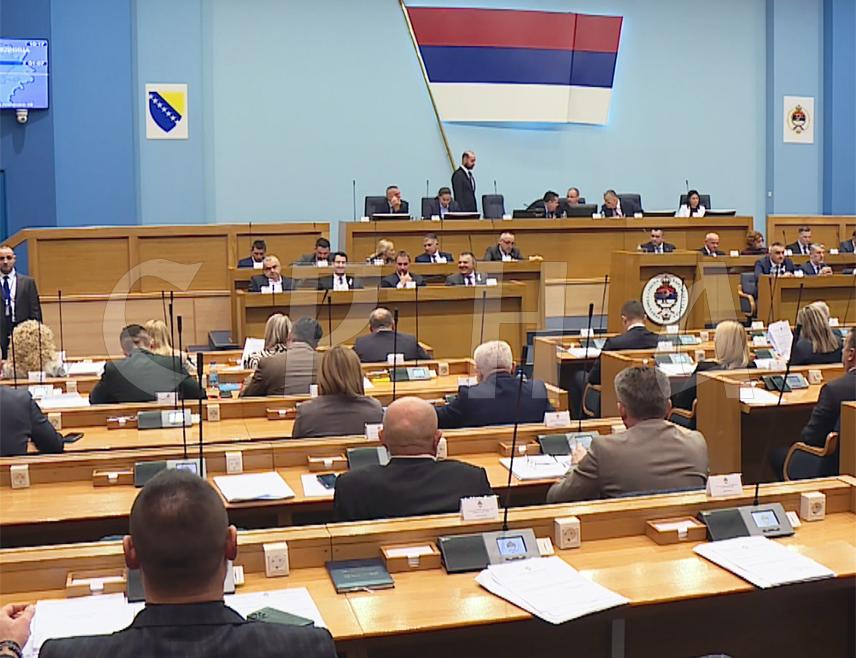 БАЊАЛУКА, 26. НОВЕМБРА /СРНА/ - Министар за европске интеграције и међународну сарадњу Републике Српске Златан Клокић изјавио је у Народној скупштини Републике Српске да лобирање за интересе Српске има ефекта.