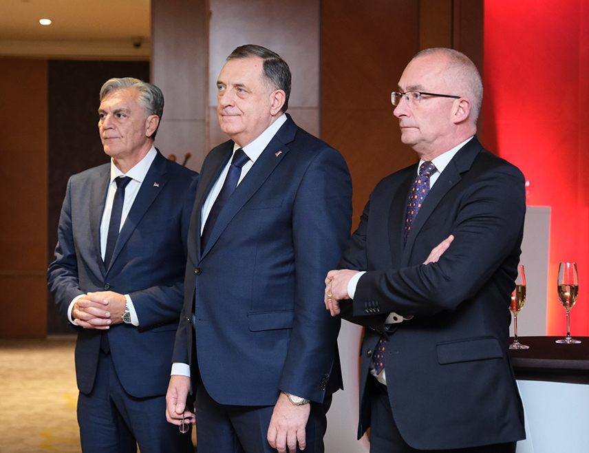 BUDAPEST, NOVEMBER 26 /SRNA/ – The Minister of Scientific and Technological Development and Higher Education of Republika Srpska Siniša Karan emphasized that this evening’s formal reception in Budapest, organized by Srpska as a gesture of gratitude to Hungarian Prime Minister Viktor Orbán and Hungary, unfolded in a spirit of mutual respect and understanding that the partnership between Republika Srpska and Hungary is of strategic importance.