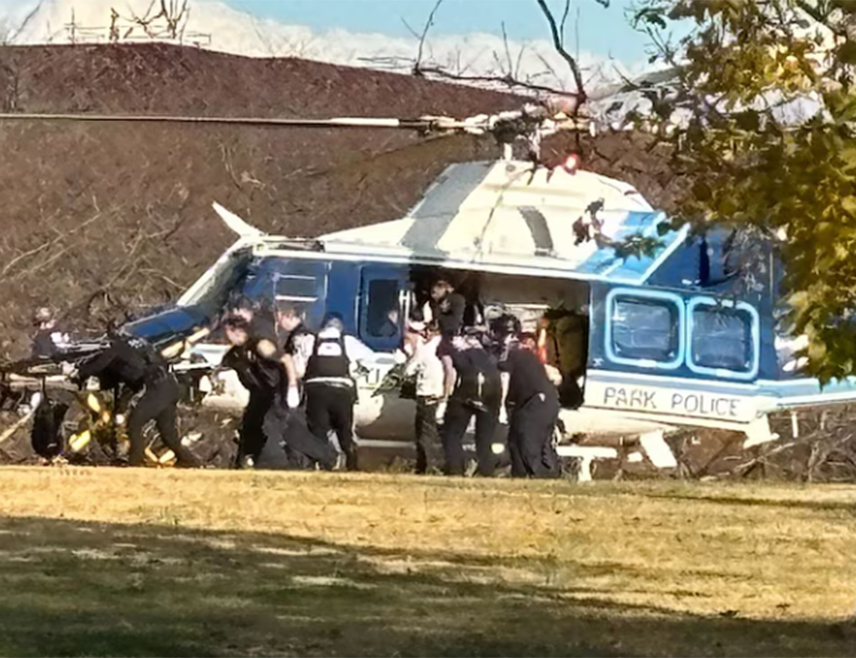 ВАШИНГТОН, 26. НОВЕМБРА /СРНА/ - Два припадника Националне гарде која су упуцана данас у Вашингтону преминула су од посљедица повреда, рекао је гувернер Западне Вирџиније Патрик Мориси.