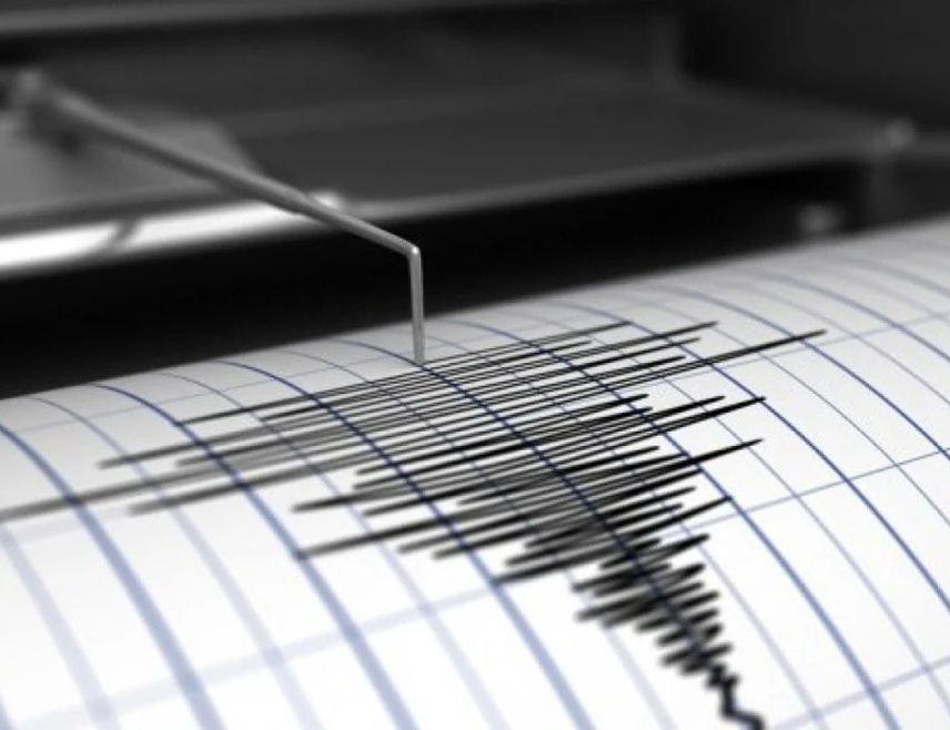 ЏАКАРТА, 27. НОВЕМБРА /СРНА - РИА Новости/ - Земљотрес магнитуде 6,5 степени по Рихтеровој скали догодио се код западне обале индонежанске покрајине Сјеверна Суматра, саопштено је из Индонежанске агенције за метеорологију, климатологију и геофизику.