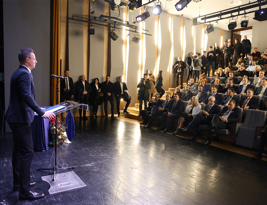 BANJA LUKA, NOVEMBER 27 /SRNA/ – SNSD Leader Milorad Dodik emphasizes that today, when Banja Luka welcomed Hungarian Foreign Minister Peter Szijjarto, it became clear how valuable it is to have a friend who understands the struggle and the path of Republika Srpska.