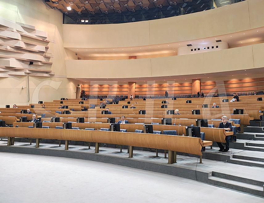 САРАЈЕВО, 27. НОВЕМБРА /СРНА/ - У Сарајеву је почела редовна сједница Представничког дома Парламентарне скупштине БиХ на чијем је дневном реду седам приједлога закона у вези са европским интеграцијама који би требало да буду разматрани по скраћеном поступку у другом читању.