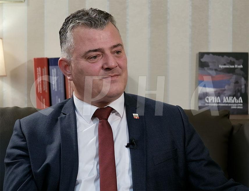 БАЊАЛУКА, 29. НОВЕМБРА /СРНА/ - Оснивач Удружења Руса у Републици Српској "Романови" Игор Котјелников изјавио је Срни да се у БиХ не спроводе у потпуности закони који се односе на националне мањине, те као примјер навео непоштовање законске одредбе о заступљености мањина у Савјету министара, као и неравномјерну расподјелу чланова у Вијећу националних мањина БиХ.