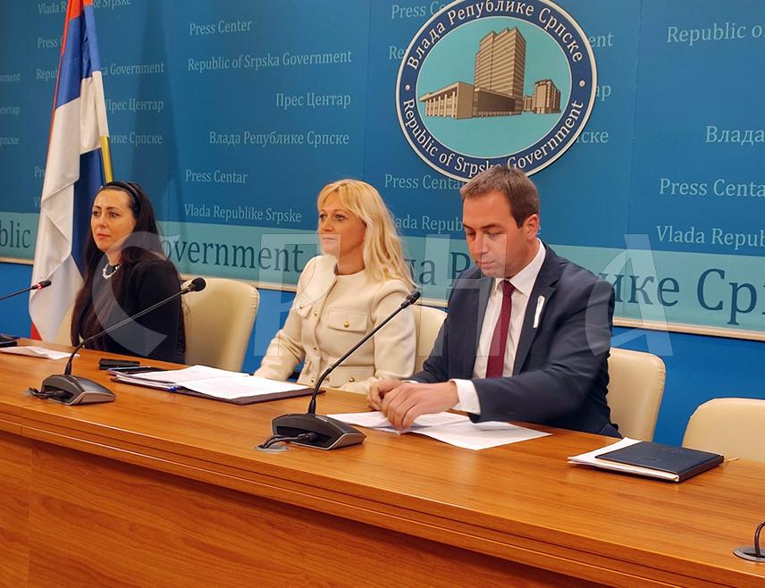 БАЊАЛУКА, 28. НОВЕМБРА /СРНА/ - Министар правде Републике Српске Горан Селак очекује да се Уставни суд БиХ изјасни као ненадлежан у вези са апелацијом о оцјени уставности избора Владе Републике Српске, јер и није надлежан.