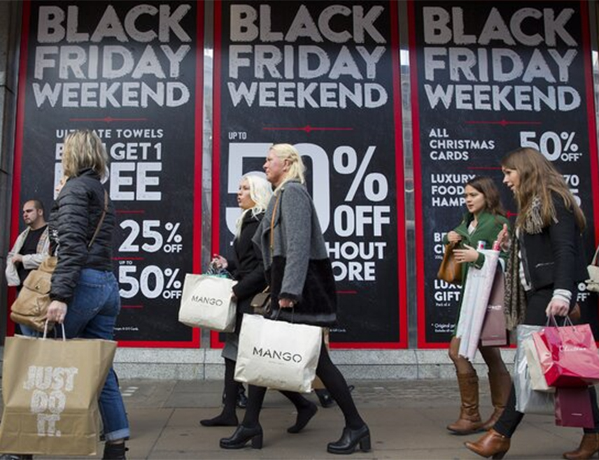 ЊУЈОРК, 29. НОВЕМБРА /СРНА/ - Американци су потрошили 8,6 милијарди долара на куповину током "црног петка", показују прелиминарни подаци компаније "Адобе аналитикс", уз напомену да је већина трансакција обављена путем лаптопа и телефона, умјесто у радњама.