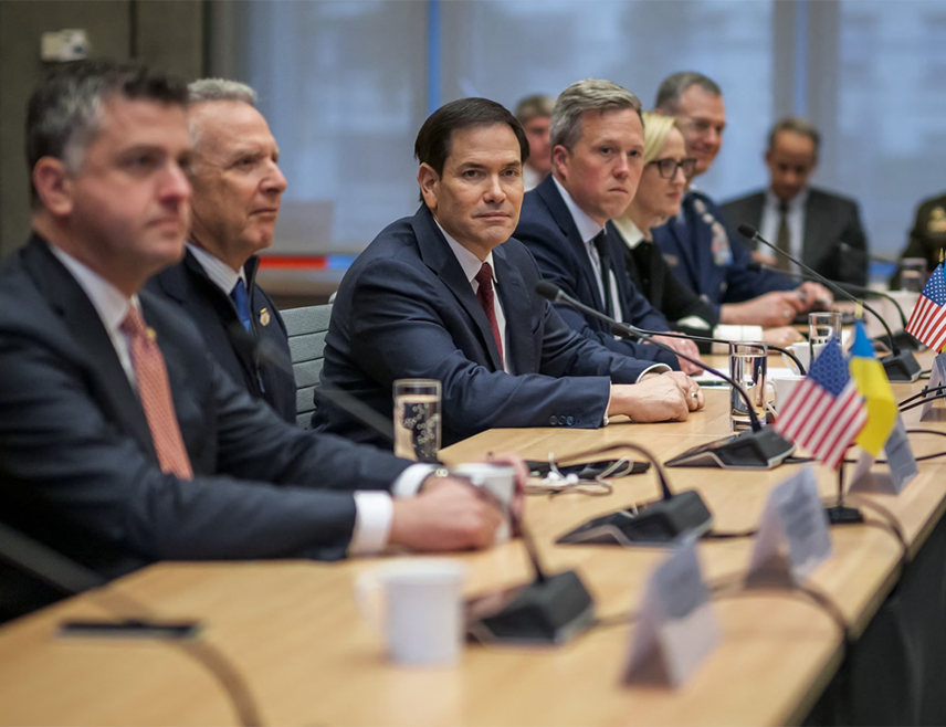 ВАШИНГТОН, 29. НОВЕМБРА /СРНА/ - Амерички државни секретар Марко Рубио, специјални амерички изасланик Стив Виткоф и Џаред Кушнер, зет америчког предсједника Доналда Трампа, сутра ће се на Флориди састати са украјинским званичницима, рекао је високи амерички званичник агенцији Ројтерс.
