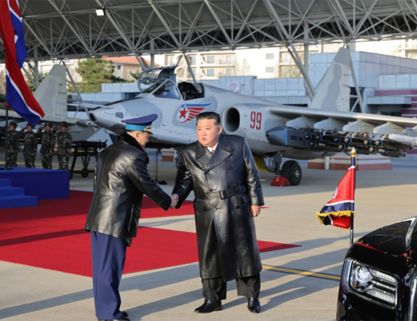 ПЈОНГЈАНГ, 30. НОВЕМБРА /СРНА-Ројтерс/ - Сјевернокорејски лидер Ким Џонг Ун указао је на улогу борбене авијације током вјежбе поводом 80 година од оснивања ратног ваздухопловства, објавили су државни медији.