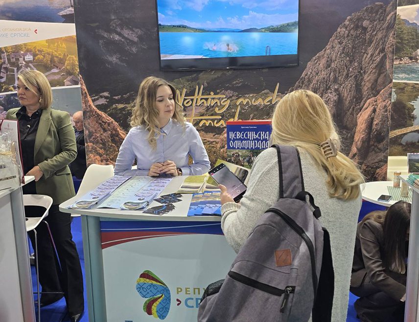 БАЊАЛУКА, 30. НОВЕМБРА /СРНА/ - Најатрактивнија понуда туристичких дестинација Републике Српске, с акцентом на зимске центре, изазвала је велико интересовање на тродневном 56. Међународном сајму туризма у Новом Саду, речено је Срни у Туристичкој организацији Српске.