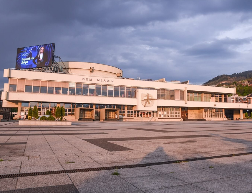 ИСТОЧНО САРАЈЕВО, 30. НОВЕМБРА/СРНА/ - У Сарајеву ће у уторак, 2. децембра, уочи почетка зимске сезоне на Јахорини, бити организована "Ноћ Јахорине" и хуманитарна акција за помоћ дјеци обољелој од рака.