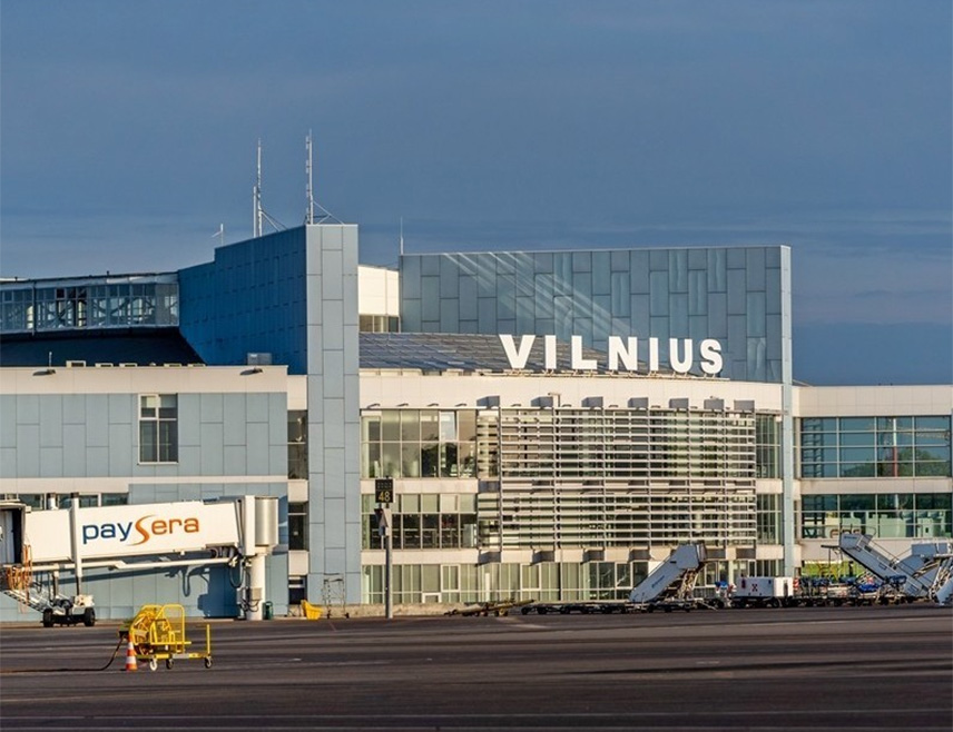 ВИЛЊУС, 30. НОВЕМБРА /СРНА-Ројтерс/ - Аеродром у Вилњусу, главном граду Литваније, привремено је обуставио рад због сумње на присуство метеоролошких балона у свом ваздушном простору.