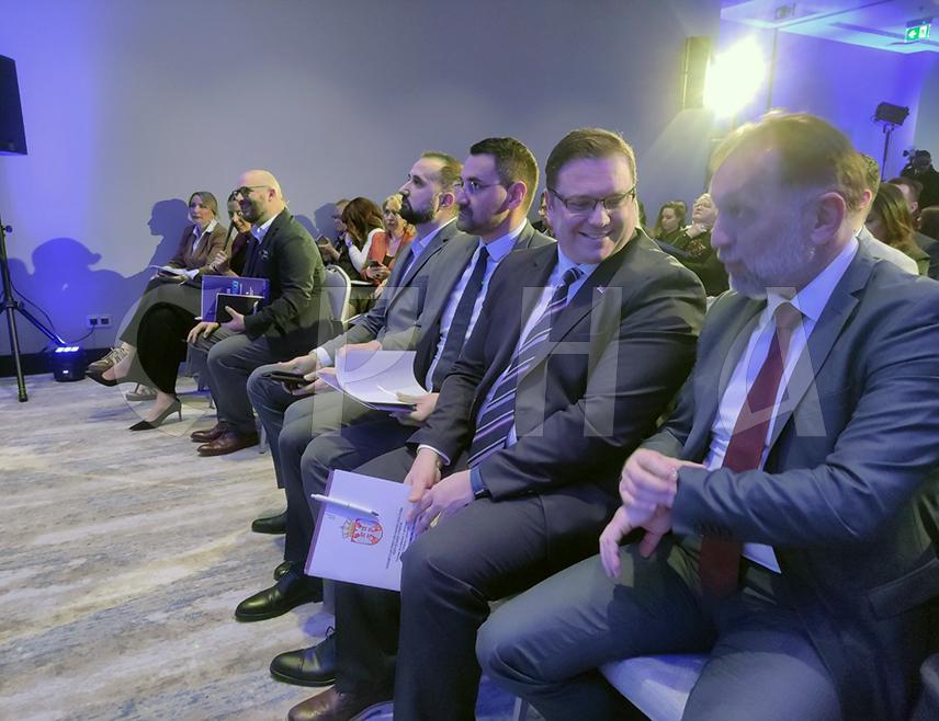 БАЊАЛУКА, 1. ДЕЦЕМБРА /СРНА/ - У Бањалуци је почела конференција "Назад у Српску: дијаспора као мост будућности" којој, између осталих, присуствује министар за европске интеграције и међународну сарадњу Златан Клокић.