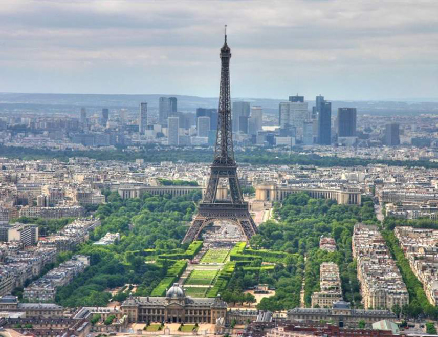 ПАРИЗ, 2. ДЕЦЕМБРА /СРНА - РИА Новости/ - Париз наставља са покушајима да омете мировни процес у Украјини, речено је листу "Известија" из Амбасаде Русије у Француској.