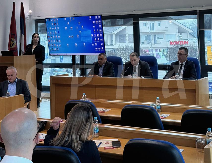 ЛАКТАШИ, 2. ДЕЦЕМБРА /СРНА/ - Директор Републичке управе за геодетске и имовинско-правне послове /РУГИПП/ Драган Станковић истакао је да систем масовне процјене вриједности непокретности доприноси сигурнијем и уређенијем тржишту, те прецизнијем одређивању вриједности и обавеза.