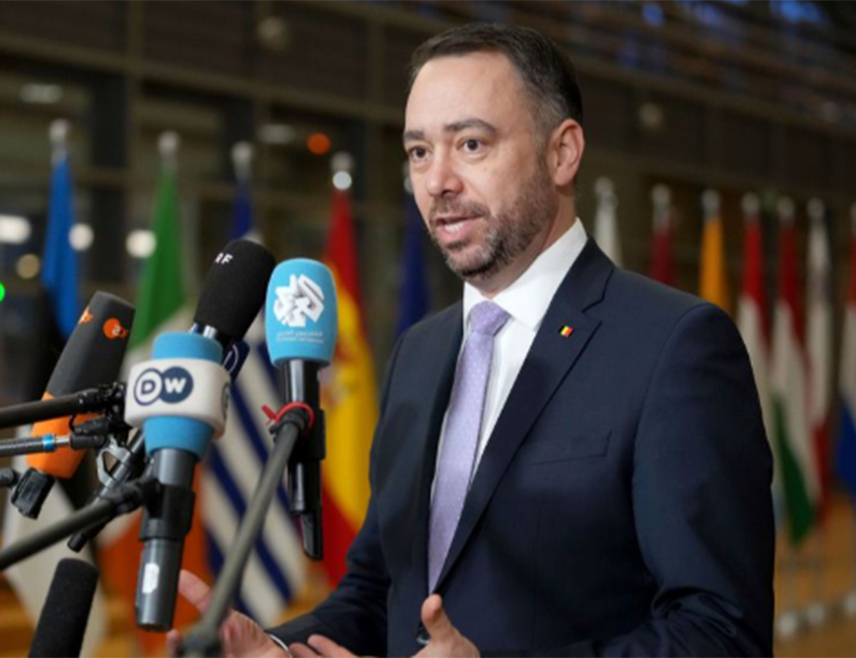 БРИСЕЛ, 3. ДЕЦЕМБРА /СРНА - РИА Новости/ - Белгија се категорично противи употреби замрзнутих руских средстава у ЕУ ради обезбјеђивања кредита Украјини, јер сматра такав потез екстремно ризичним, изјавио је белгијски министар спољних послова Максим Превот.