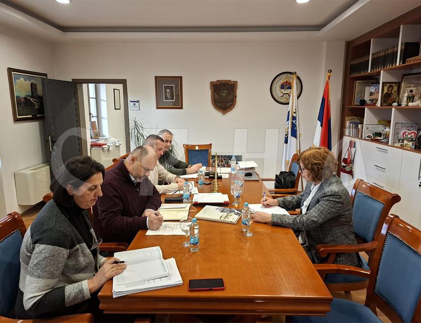 ВИШЕГРАД, 3. ДЕЦЕМБРА /СРНА/ - Министар управе и локалне самоуправе Републике Српске Сенка Јујић изјавила је данас у Вишеграду да ресорно министарство и ова општина имају одличну сарадњу и да су овакве посјете важне за пружање подршке локалним заједницама.