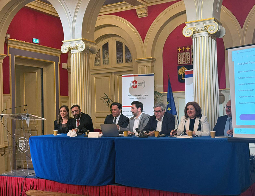 ПАРИЗ, 4. ДЕЦЕМБРА /СРНА/ - У Паризу jе одржан округли сто на коме су стручњаци из Републике Српске, региона и Француске анализирали домете Дејтонског споразума, актуелне политичке изазове у БиХ и улогу ентитета као потписника споразума као и будућност Балкана у контексту европских интеграција.