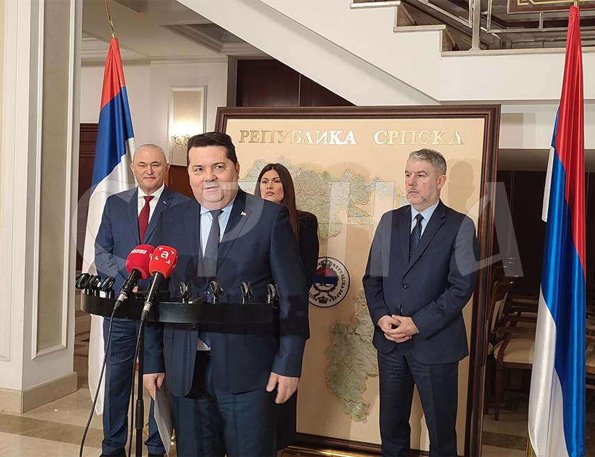 БАЊАЛУКА, 4. ДЕЦЕМБРА /СРНА/ - Предсједник Народне скупштине Републике Српске Ненад Стевандић рекао је да Српска наредне године планира реализацију националног пројекта којим би средњошколци у другом и трећем разреду били, уз сагласност родитеља, тестирани на наркотике.