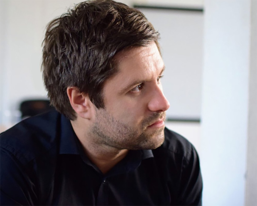 НОВИ ГРАД, 4. ДЕЦЕМБРА /СРНА/ - Предсједник удружења "Грин тим" Нови Град Марио Црнковић изјавио је да се информације о плановима Хрватске да на граници са БиХ складишти радиоактивни отпад и даље сазнају из медија и упозорио да на Трговској гори намјеравају да смјештају не само опасан отпад из Кршког него и из других дијелова Хрватске.