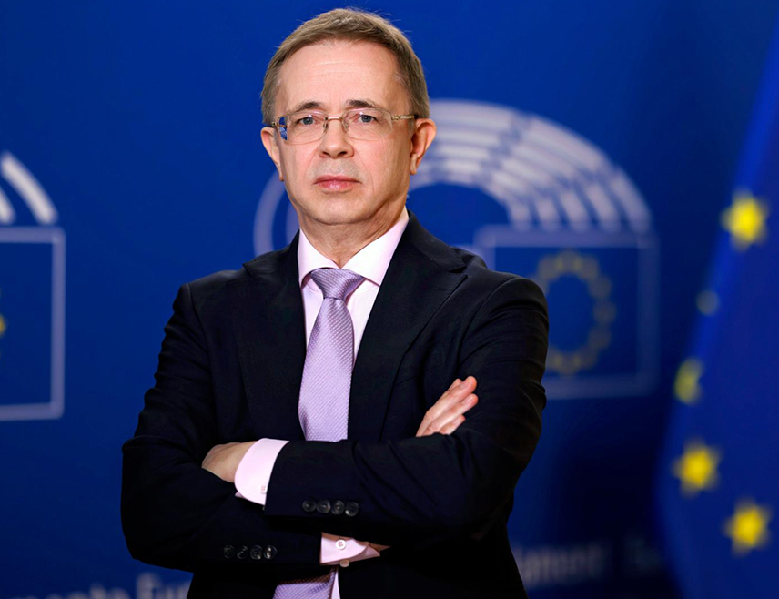 БРИСЕЛ, 4. ДЕЦЕМБРА /СРНА - РИА Новости/ - Планирана посјета делегације Европског парламента Украјини отказана је након приговора Кијева због тога што се у делегацији налазио посланик Алтернативе за Њемачку /АфД/ Ханс Нојхоф, јавља "Политико".