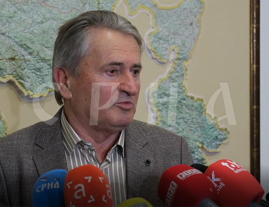 БАЊАЛУКА, 4. ДЕЦЕМБРА /СРНА/ - Предсједник Занатско-предузетничке коморе Републике Српске Јовица Братић рекао је данас да је представницима Владе Српске предочен приједлог о повећању субвенција за младе предузетнике, област старих заната и у женском предузетништву, те нагласио да се на томе озбиљно ради.