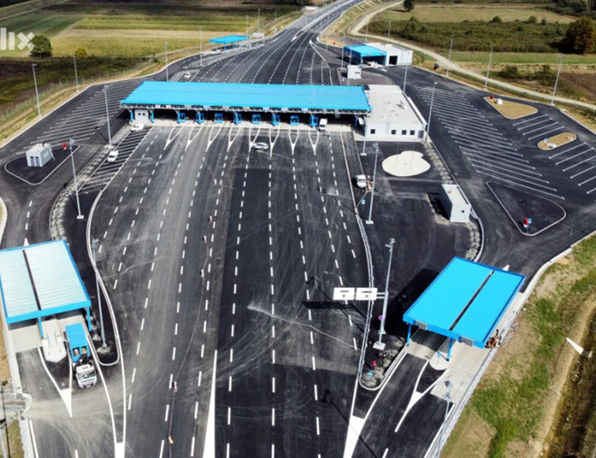 BANJA LUKA, December 4 /SRNA/ - Prime Minister of Republika Srpska Savo Minić stated that it is scandalous that the new border crossing in Gradiška will not be opened within the planned timeframe due to bureaucratic "schemes".