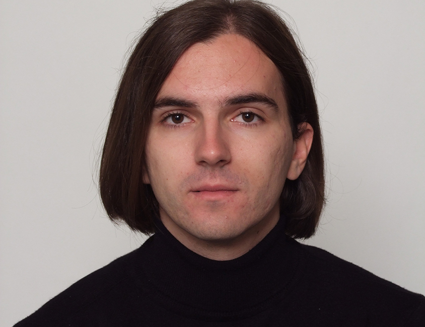 БЕОГРАД, 5. ДЕЦЕМБРА /СРНА/ - Имовина припада ентитетима и то питање трајно је ријешено Дејтонским споразумом и Уставом БиХ и мора се затворити једном за свагда, а не поново потезати, чиме би била отворена Пандорина кутија, рекао је Срни асистент на Уставном праву на Правном факултету у Београду Алекса Николић.