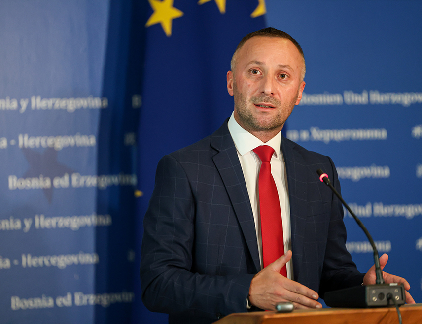 SARAJEVO, DECEMBER 5 /SRNA/ – Milorad Kojić, Chairman of the Committee on Foreign Trade and Customs of the House of Representatives of the Parliamentary Assembly of BiH, told SRNA that the obstruction of putting the new Gradiška border crossing into operation proves that politicians from the Federation only declaratively support BiH’s European future.