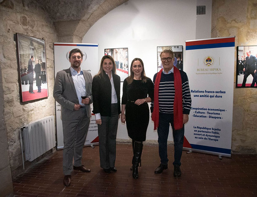 PARIS, DECEMBER 5 /SRNA/ – The exhibition "Dayton–Paris 1995: Peace in Images" in Paris was an opportunity for Republika Srpska to present itself as a responsible diplomatic actor and a community that contributed to stabilizing the situation in the region through its participation in the peace process, as well as to preserving the culture of remembrance, the head of the Srpska Representative Office in Paris, Bojana Kondić-Panić, told SRNA.