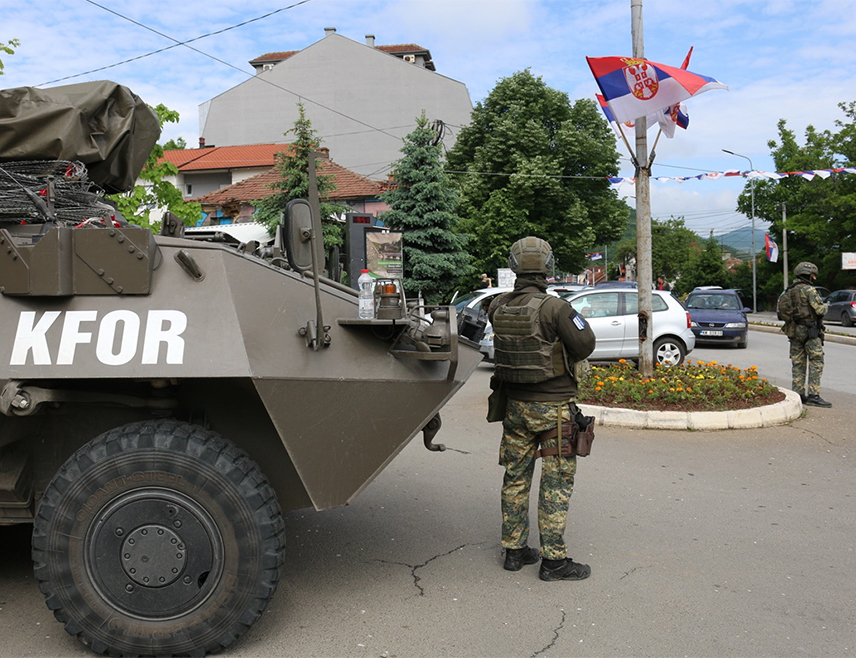 КОСОВСКА МИТРОВИЦА, 6. ДЕЦЕМБРА /СРНА/ - Кфор је појачао присуство и патроле широм Косова и Метохије као дио редовних обука, саопштено је из ове мисије НАТО-а.