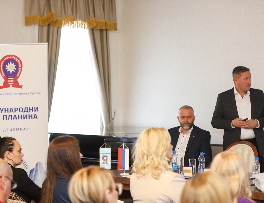 БАЊАЛУКА, 6. ДЕЦЕМБРА /СРНА/ - Планинарски савез Републике Српске броји 76 активних друштава и 3.772 регистрована планинара, који планинарење промовишу као рекреативни и здрав начин живота, али и туристички потенцијал, изјавио је Срни предсједник Савеза Нено Добријевић.