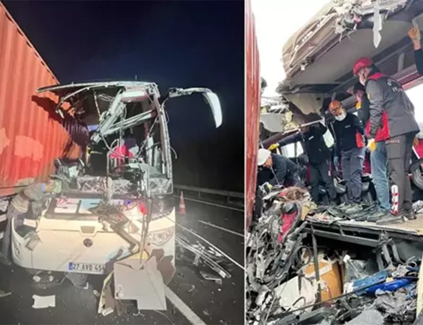 ОСМАНИЈЕ, 6. ДЕЦЕМБРА /СРНА/ - Седам лица је погинуло, а 11 повријеђено када је путнички аутобус ударио у камион у округу Бахче на ауто-путу у турском граду Османије.