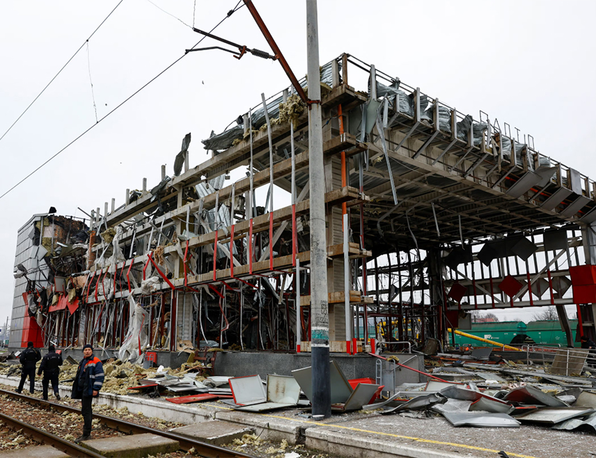 МОСКВА, 7. ДЕЦЕМБРА /СРНА - РИА Новости/ - Руске оружане снаге извршиле су ноћне нападе на украјинске војнe енергетске и транспортне објекте, уз употребу хиперсоничних ракета "кинжал", саопштено је из руског Министарства одбране.