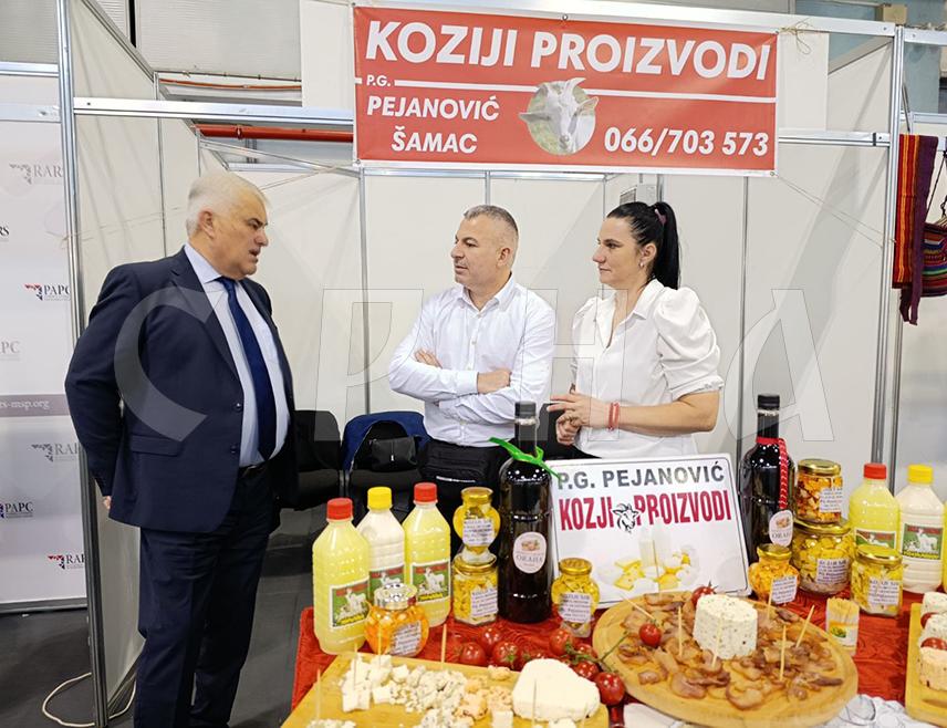 BELGRADE, DECEMBER 7 /SRNA/ – The Women’s Entrepreneurship Fair in Novi Sad, like any fair, is a good opportunity to gain new customers and confirm the quality of one’s products, said Snježana Pejanović from Šamac, who is presenting goat-based products from her family farm.