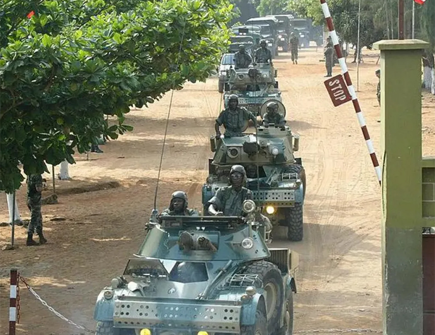 ПОРТО НОВО, 7. ДЕЦЕМБРА /СРНА/ - Војска у Бенину преузела је контролу над националном телевизијом и тврди да је смијенила предсједника Патриса Талона са функције, објавила је телевизијска станица "Франс 24" позивајући се на војно саопштење.